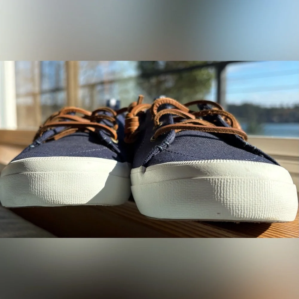 Sperry NWOT Blue Canvas Shoes with Rawhide Leather Laces w Signature Barrel Ties - Picture 3 of 7